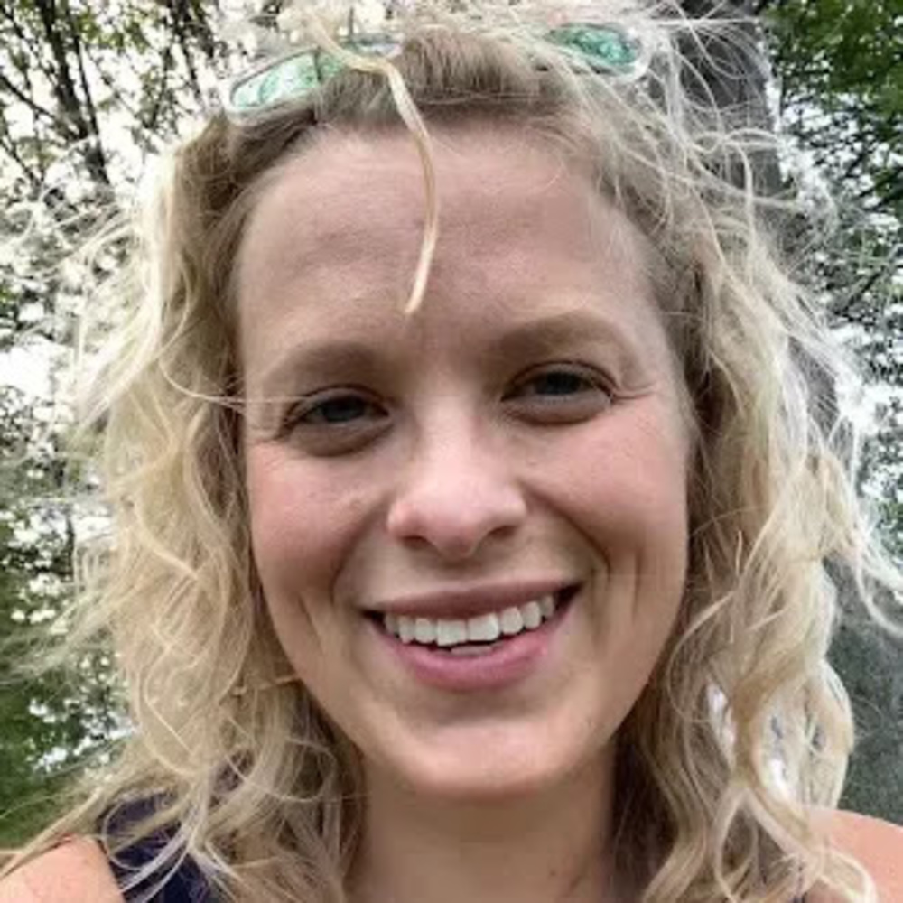 Meet your Posher, Laura